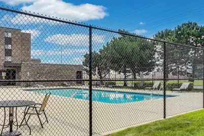 701 W Huntington Commons Road #418, Mount Prospect, IL 60056 - Photo 13