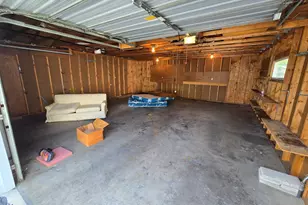 627 N 11th St, Dekalb, IL 60115 - Photo 41