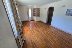 627 N 11th St, Dekalb, IL 60115 - Photo 17