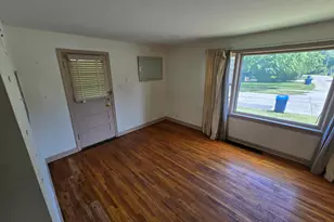 627 N 11th St, Dekalb, IL 60115 - Photo 15