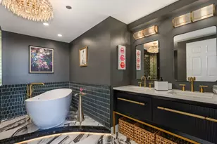 21 E Huron St, Chicago, IL 60611 - Photo 19