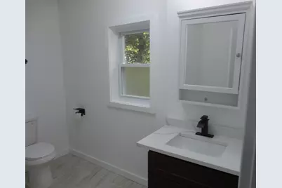 2305 Elisha Avenue, Zion, IL 60099 - Photo 9