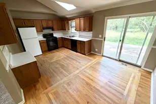 28W560 Bolles Ave, West Chicago, IL 60185 - Photo 3