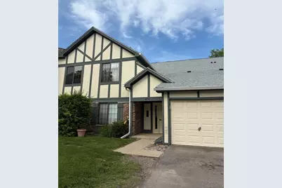 1952 N Hidden Creek Circle #7, Palatine, IL 60074 - Photo 1