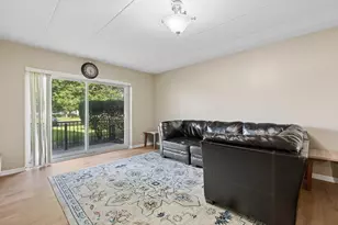 5S040 Pebblewood Ln, Naperville, IL 60563 - Photo 7