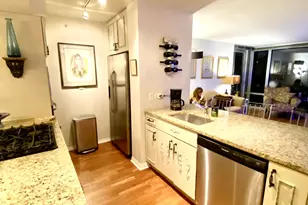 9725 Woods Dr, Skokie, IL 60077 - Photo 9