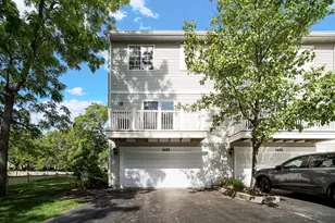 1655 Geneva Dr, Wheeling, IL 60090 - Photo 3