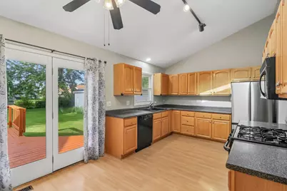 1913 Burr Oak Lane, Lindenhurst, IL 60046 - Photo 7