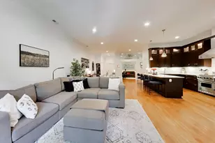 3811 N Lincoln Ave, Chicago, IL 60613 - Photo 3