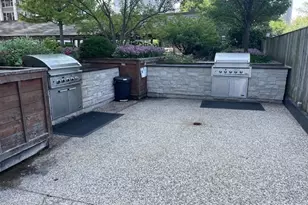 4250 N Marine Dr, Chicago, IL 60613 - Photo 15