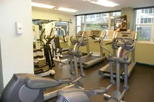 4250 N Marine Dr, Chicago, IL 60613 - Photo 17