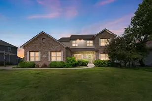 21042 Lakewoods Ln, Shorewood, IL 60404 - Photo 1