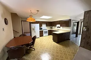 8733 Golfview Dr, Orland Park, IL 60462 - Photo 7