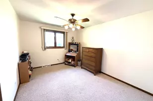 8733 Golfview Dr, Orland Park, IL 60462 - Photo 9