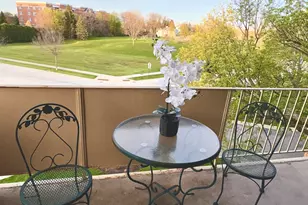 3350 N Carriageway Dr, Arlington Heights, IL 60004 - Photo 17