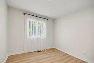 7 Blue Jay Ct, Woodridge, IL 60517 - Photo 13