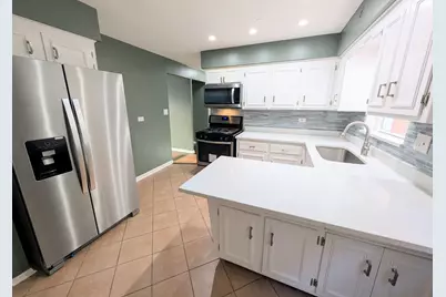 8642 W Berwyn Avenue #2S, Chicago, IL 60656 - Photo 3