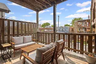 1433 W Belle Plaine Ave, Chicago, IL 60613 - Photo 15