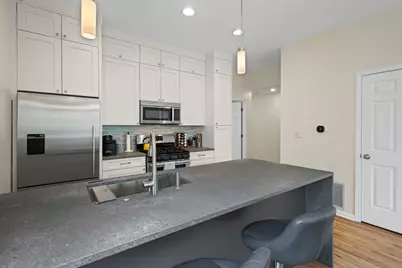 1433 W Belle Plaine Avenue #2E, Chicago, IL 60613 - Photo 5