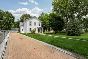 383 W Park Ave, Aurora, IL 60506 - Photo 1