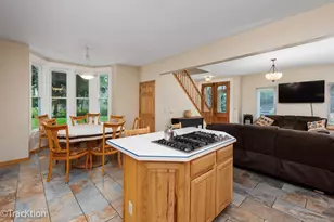 383 W Park Ave, Aurora, IL 60506 - Photo 9