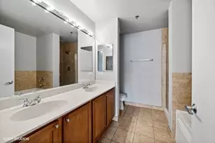 125 E 13th St, Chicago, IL 60605 - Photo 9