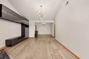 720 Weidner Rd, Buffalo Grove, IL 60089 - Photo 13