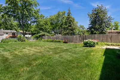 1107 E Elm Street, Wheaton, IL 60189 - Photo 29