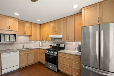 1107 E Elm Street, Wheaton, IL 60189 - Photo 9