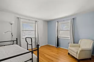1107 E Elm St, Wheaton, IL 60189 - Photo 17