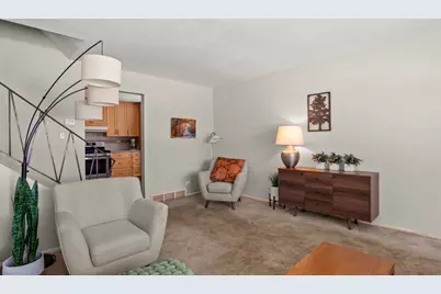1107 E Elm Street, Wheaton, IL 60189 - Photo 5