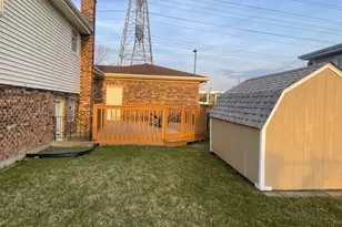 852 Tonne Rd, Elk Grove Village, IL 60007 - Photo 5