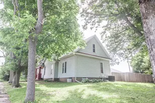 908 4th St, Orion, IL 61273 - Photo 3