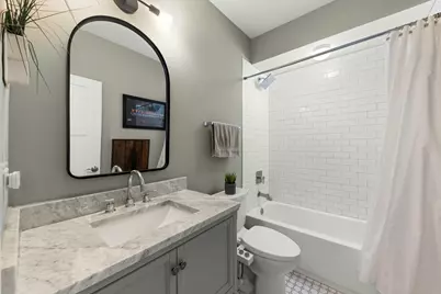 2416 Elmwood Avenue, Berwyn, IL 60402 - Photo 15