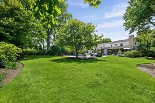 911 Oak Dr, Glencoe, IL 60022 - Photo 5