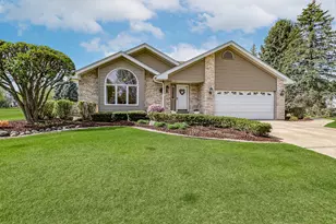 3204 Hickory Creek Dr, New Lenox, IL 60451 - Photo 1