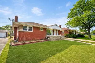 386 Clyde Ave, Calumet City, IL 60409 - Photo 1