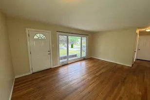 386 Clyde Ave, Calumet City, IL 60409 - Photo 3