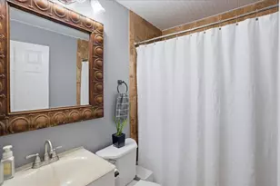 551 Sunset Dr, Elgin, IL 60123 - Photo 23