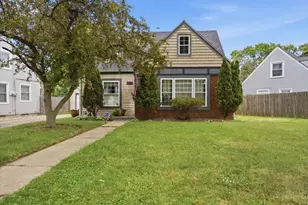 551 Sunset Dr, Elgin, IL 60123 - Photo 1