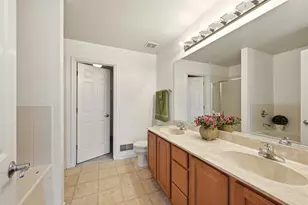 2320 Hudson Cir, Aurora, IL 60502 - Photo 13