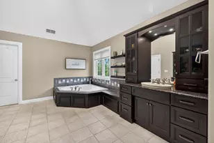 39W696 Henry David Thoreau Pl, Saint Charles, IL 60175 - Photo 27
