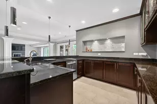 39W696 Henry David Thoreau Pl, Saint Charles, IL 60175 - Photo 37