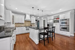 39W696 Henry David Thoreau Pl, Saint Charles, IL 60175 - Photo 13