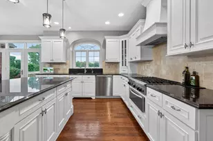 39W696 Henry David Thoreau Pl, Saint Charles, IL 60175 - Photo 9