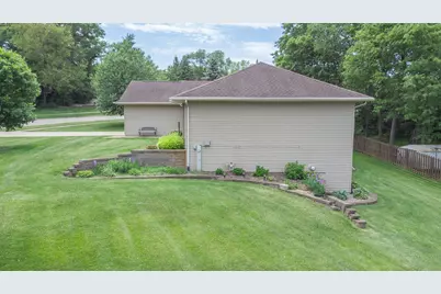 920 Mesa Drive, Freeport, IL 61032 - Photo 23