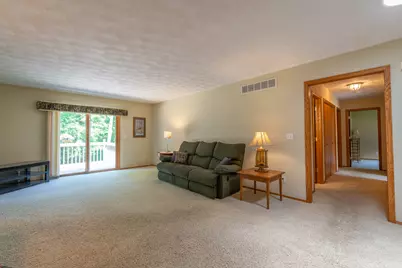 920 Mesa Drive, Freeport, IL 61032 - Photo 9