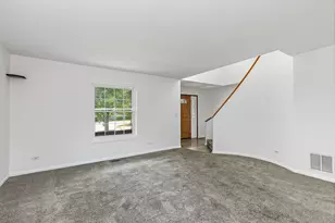 25 Magnolia Dr, Streamwood, IL 60107 - Photo 3