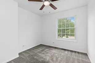 25 Magnolia Dr, Streamwood, IL 60107 - Photo 21