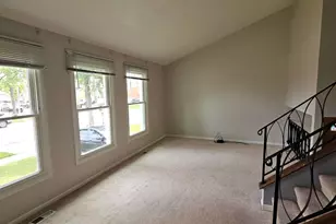 9268 Barberry Ln, Des Plaines, IL 60016 - Photo 9